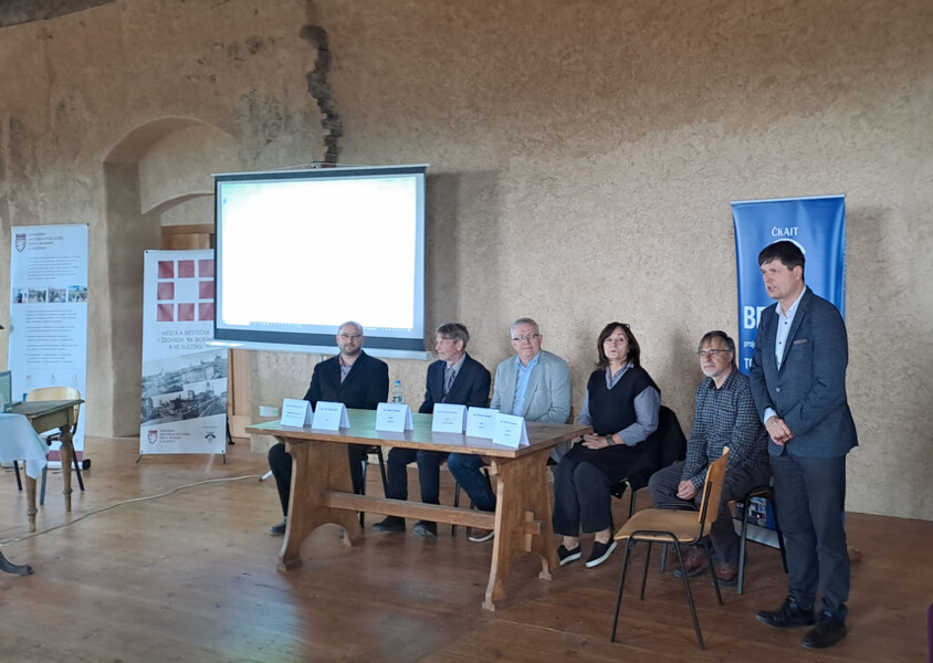 Slavnostní spuštění online encyklopedie proběhlo za účasti zástupců Ministerstva kultury, Národního památkového ústavu a České komory autorizovaných inženýrů a techniků 